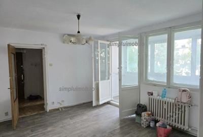 Apartament cu 3 camere semidecomandat în P-ța Gorjului