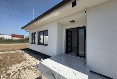 Casă individuală cu 3 camere în Micești