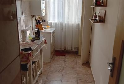 Apartament cu 3 camere decomandat în Dunărea