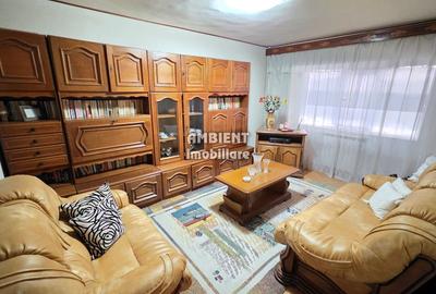Apartament cu 3 camere decomandat, mobilat în Gară