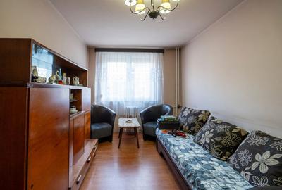 Apartament cu 3 camere semidecomandat în Valenta