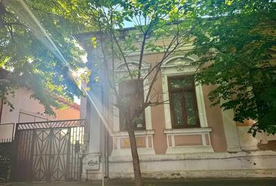 EXCLUSIVITATE | Casa 7 camere|  | Armeneasca | 230 utili | Curte 50mp - 2