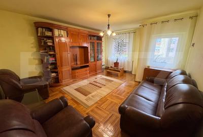 Apartament cu 3 camere decomandat, mobilat în George Enescu