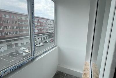 Ap 3 camere decomandat, renovat, balcon închis Zona Piața Decebal - 10