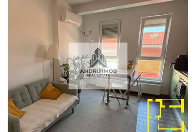 Apartament cu 2 camere semidecomandat, mobilat în Central