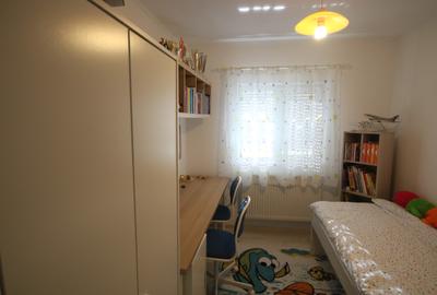 Inchiriere apartament cu 3 camere  pe bdul Cetatii - 14