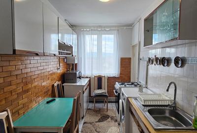 Vand apartament de 2 camere, circular(decomandat)cf 1,situat pe str.Rahovei - 8