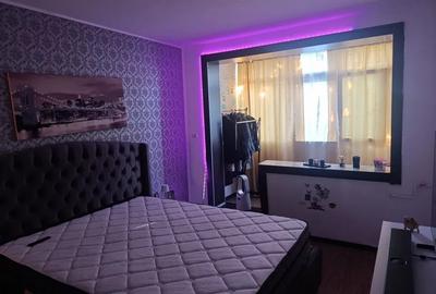 Apartament cu 3 camere semidecomandat, mobilat în Sălăjan
