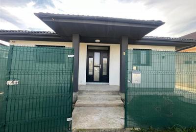 Casă individuală cu 3 camere în Aeroport