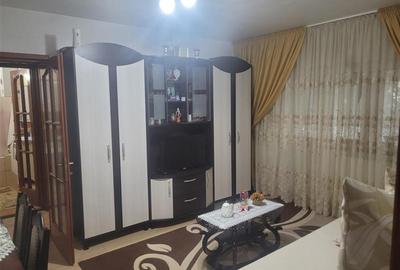 Apartament cu 2 camere semidecomandat, mobilat în Mioriței