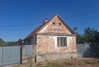 GHERTENIȘ\ CASĂ 3 CAMERE  TEREN 4636 MP\ COMISION 0% - 12