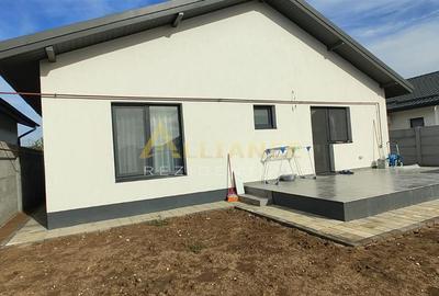 CASA PARTER -3 camere-2 BAI-TEREN 320 MP - 4