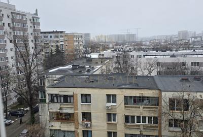 Apartament cu 3 camere decomandat, mobilat în Păcii