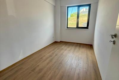 Apartament cu 3 camere în Cetate