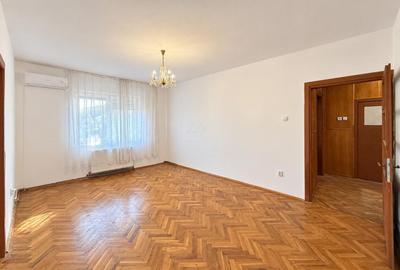Bloc tip asociatie - zona Kiriac. 4 camere, 3 balcoane. Garaj si boxa. - 3