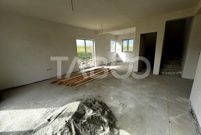 Casă individuală cu 5 camere în Șura Mică