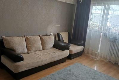 Apartament cu 3 camere semidecomandat în Iancului