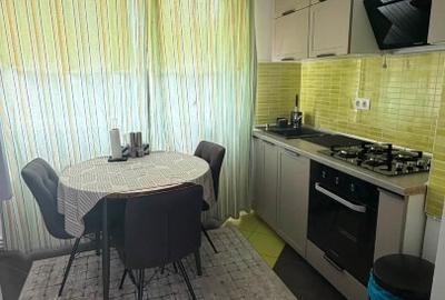 Apartament cu 2 camere decomandat, mobilat în Centrul Civic