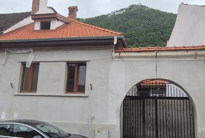 Casa unica Str Cerbului, Centru, singur in curte - 1