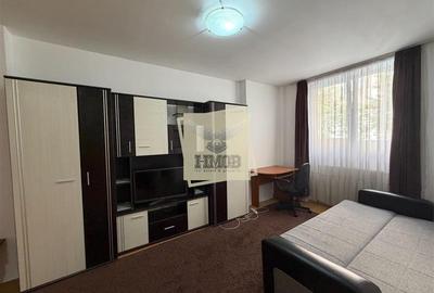 Apartament cu 2 camere semidecomandat în Broscărie