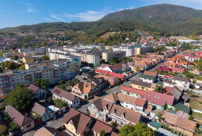 Casă săsească de vânzare în Codlea - Brașov | Teren 749 mp - 46