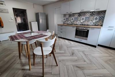 Apartament cu 3 camere semidecomandat în Florești