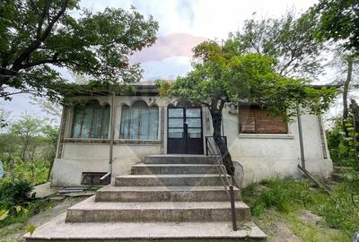 Casă individuală cu 3 camere în Oancea