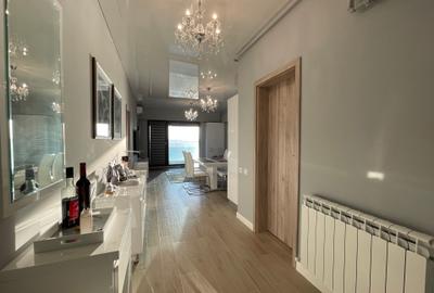 Statiunea Mamaia--Centru, apartament deosebit cu vedere frontala spre lac - 5