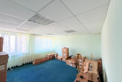 Birou, 300 mp în Central