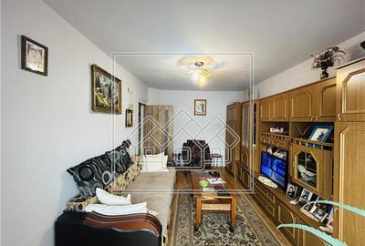 Apartament cu 2 camere decomandat în Aeroport