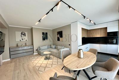Apartament cu 3 camere semidecomandat în Băneasa