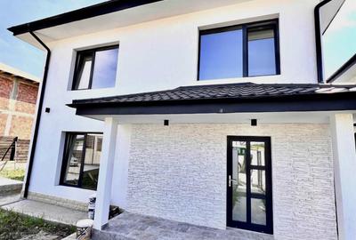 Casă cu 4 camere decomandat în Vorovești