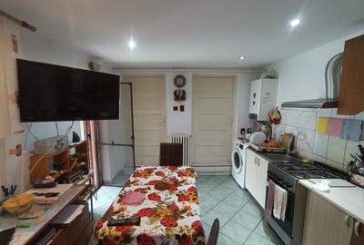 Casă de vanzare cu 4 camere 107 mpu pivnita anexe curte gradina Sebes - 6