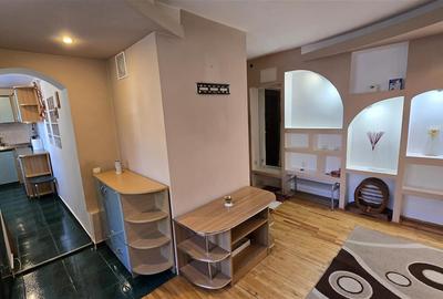 Apartament cu 3 camere decomandat, mobilat în Vest