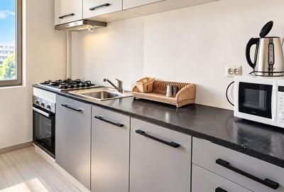 Apartament cu 3 camere - str. Domneasca, ultracentral, bloc nou - 700 euro - 7