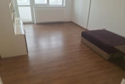 Apartament cu 2 camere semidecomandat în Gemenii