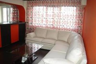 Apartament cu 3 camere semidecomandat în Obor