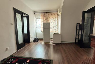 Apartament in vila - Casa interbelica - retrasa de la strada - 13