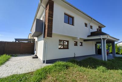 Duplex cu 4 camere în Bucov