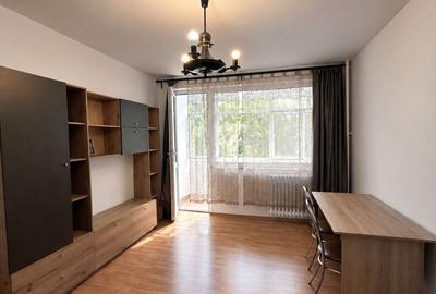 Apartament cu 2 camere decomandat în Teiul Doamnei