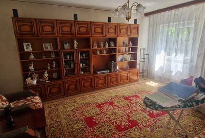 Apartament cu 3 camere decomandat, mobilat în 1 Mai