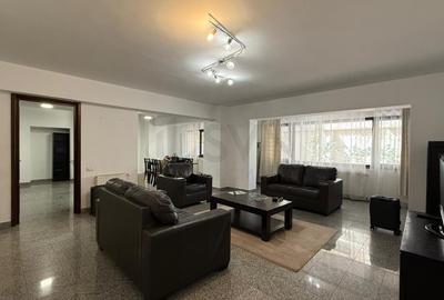 Apartament cu 4 camere decomandat în Aviatorilor