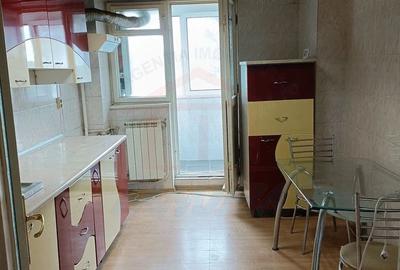 Apartament cu 2 camere decomandat în Mazepa 1