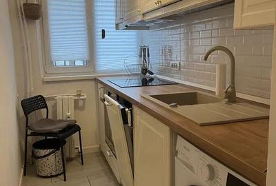 Apartament cu 2 camere semidecomandat, mobilat în Casa de Cultură