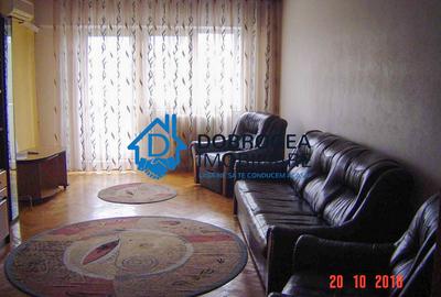 Apartament cu 3 camere decomandat, mobilat în E3