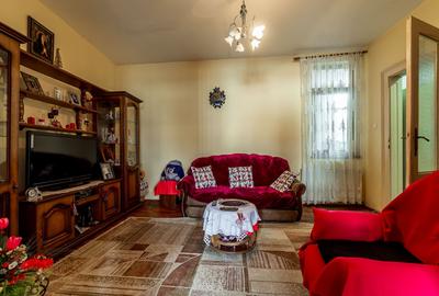 Apartament cu 3 Camere la Casă pe Strada I.L. Caragiale, Arad - 2