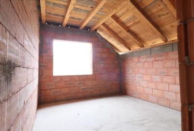 Casa cu 8 camere, 900 mp teren, la rosu in Rediu - 11