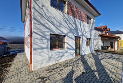 Casa individuala, teren 700 mp, semifinisata, Dezmir zona str Closca - 10