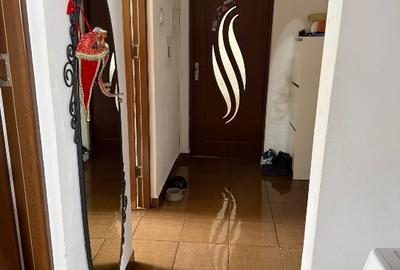 Apartament cu 2 camere decomandat, mobilat în Drumul Taberei
