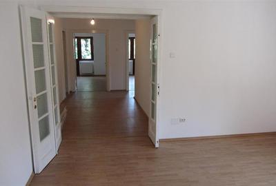 Apartament spatios la etajul 1 intr-o vila interbelica, pretabil birou - 4
